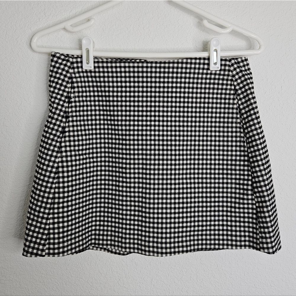 Urban Outfitters Black and White Gingham Mini Skirt, size small